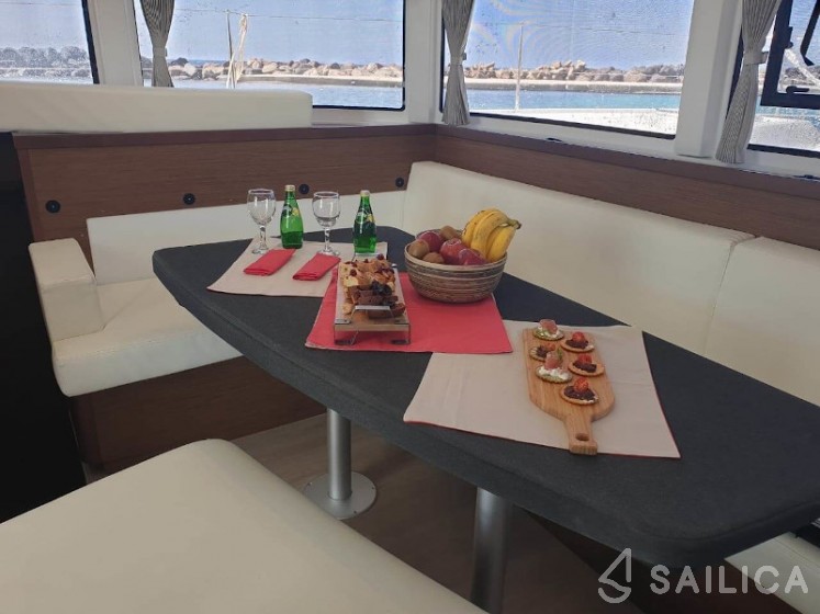 Lagoon 42 - Yacht Charter Sailica