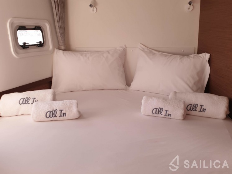 Lagoon 42 - Yacht Charter Sailica