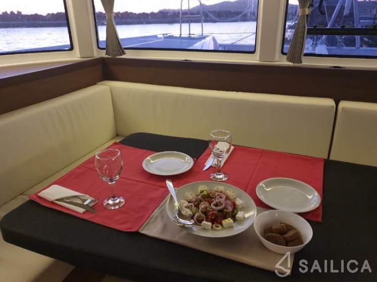 Lagoon 42 - Yacht Charter Sailica