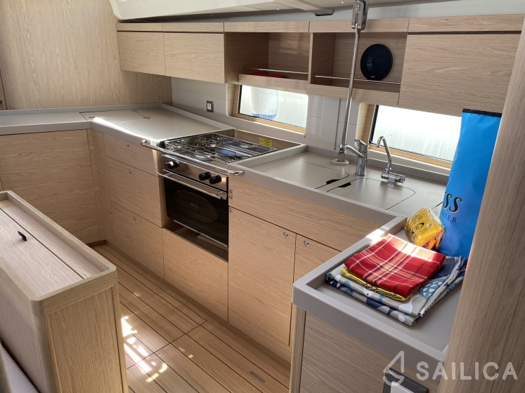 Oceanis 46.1 - Yacht Charter Sailica