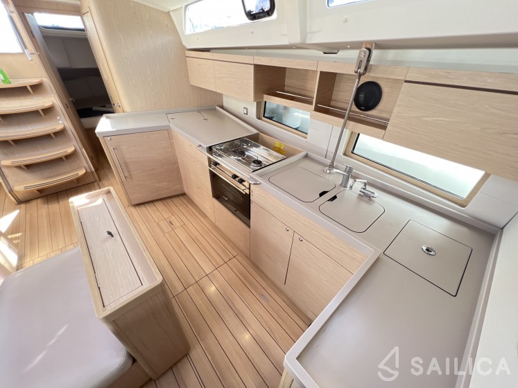 Oceanis 46.1 - Yacht Charter Sailica