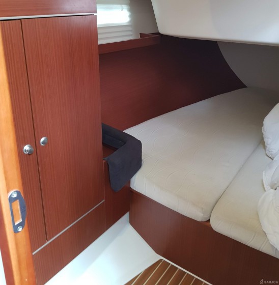 Hanse 415 - Yacht Charter Sailica