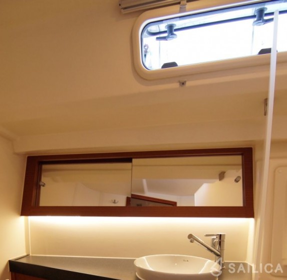 Hanse 415 - Yacht Charter Sailica
