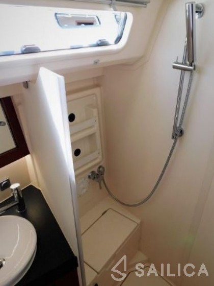 Hanse 415 - Yacht Charter Sailica