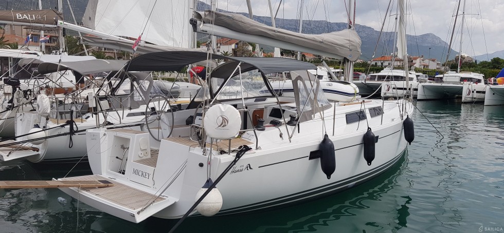 Hanse 415 - Yacht Charter Sailica