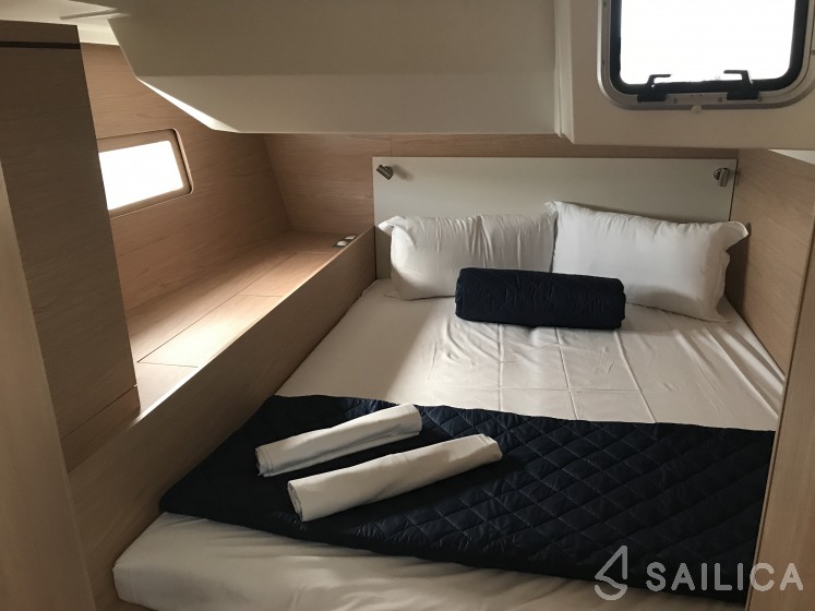 Oceanis 51.1 - Yacht Charter Sailica