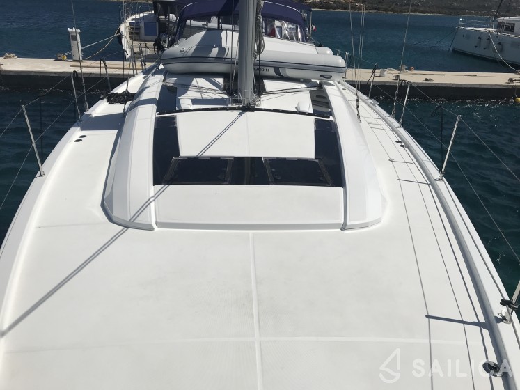 Oceanis 51.1 - Yacht Charter Sailica
