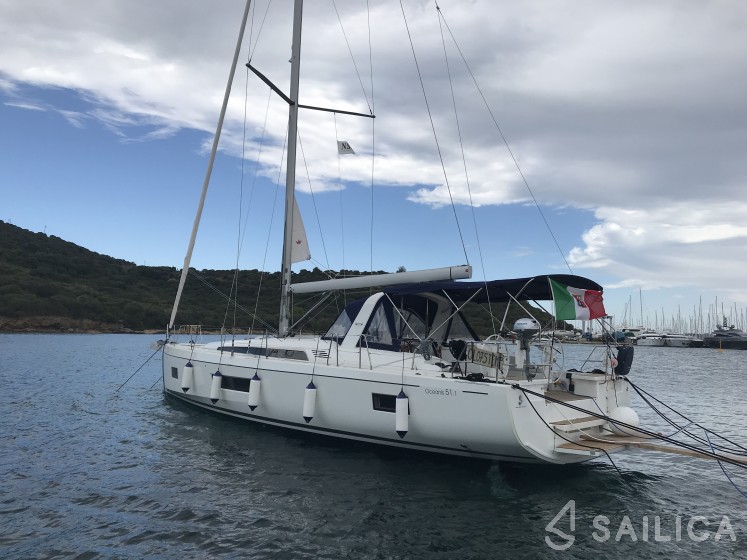 Oceanis 51.1 - Yacht Charter Sailica