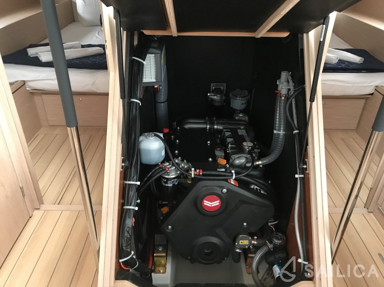 Oceanis 51.1 - Yacht Charter Sailica