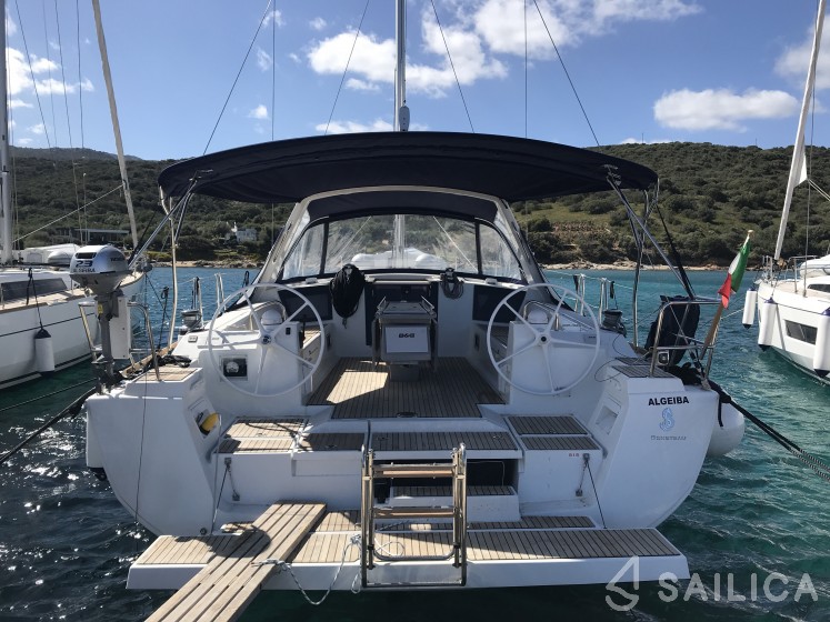 Oceanis 45 - Yacht Charter Sailica