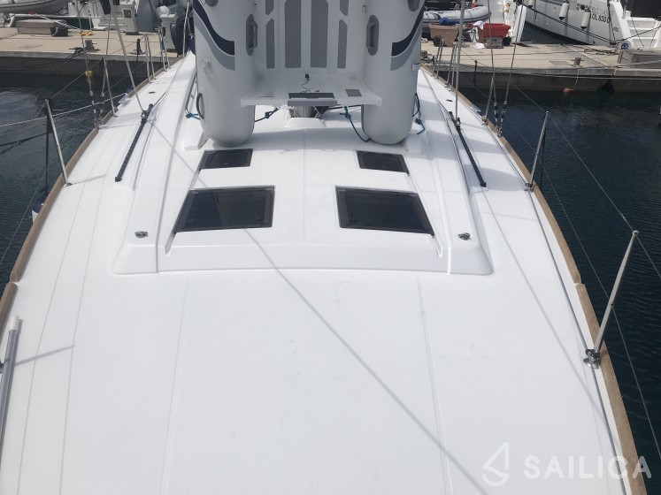 Oceanis 45 - Yacht Charter Sailica