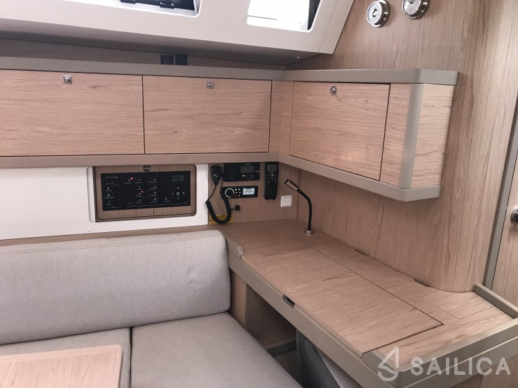 Oceanis 45 - Yacht Charter Sailica