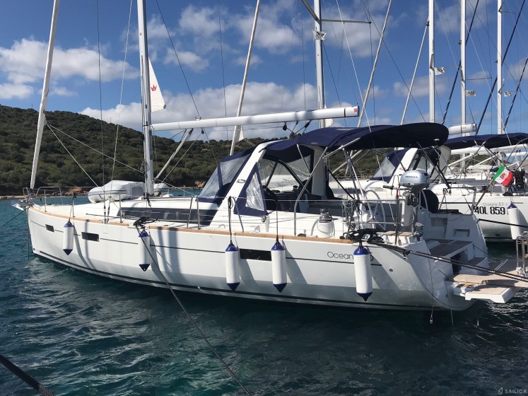 Oceanis 45 - Yacht Charter Sailica