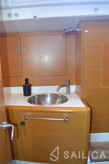Sun Odyssey 439 - Yacht Charter Sailica
