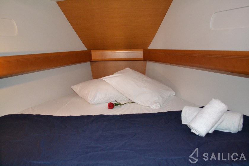 Sun Odyssey 439 - Yacht Charter Sailica