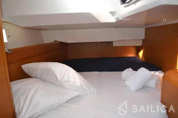 Sun Odyssey 439 - Yacht Charter Sailica