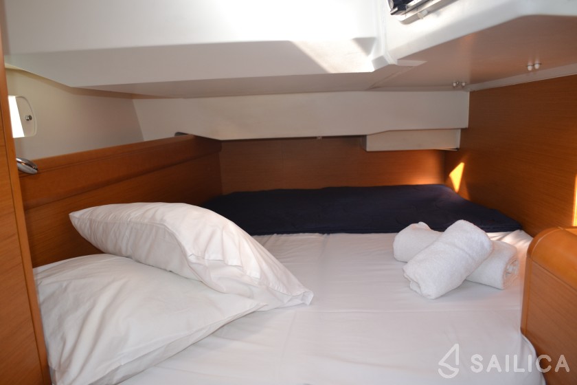 Sun Odyssey 439 - Yacht Charter Sailica