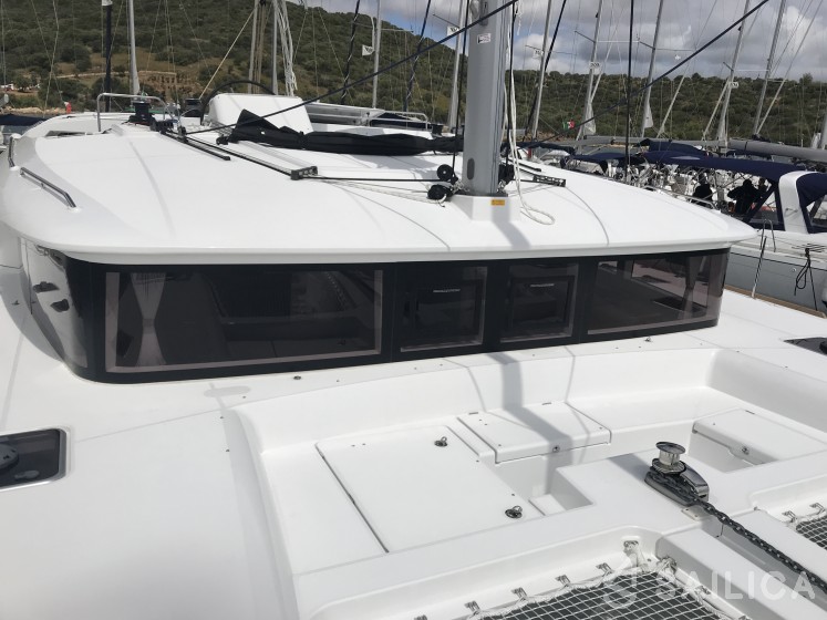 Lagoon 450  Flybridge - Yacht Charter Sailica