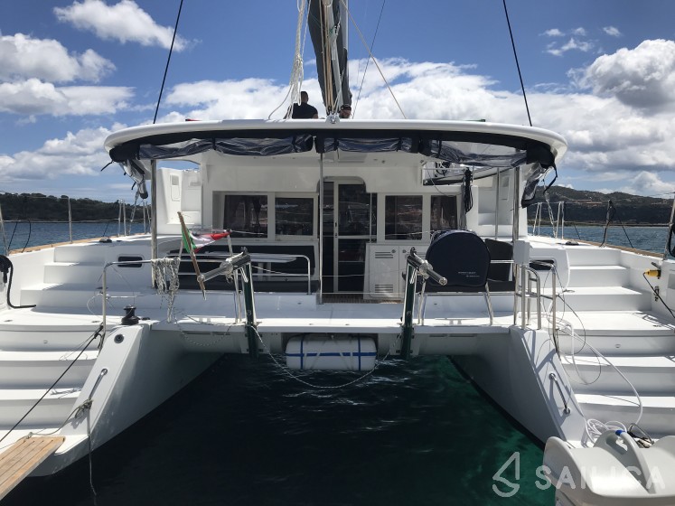 Lagoon 450  Flybridge - Yacht Charter Sailica