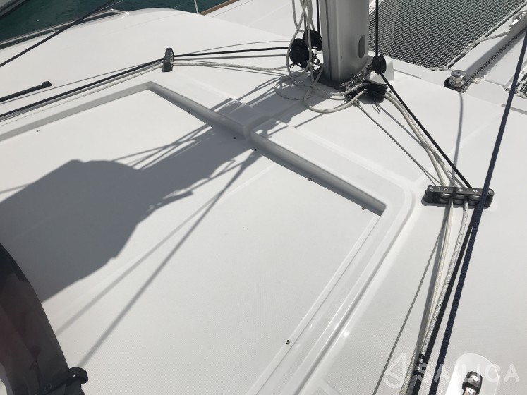 Lagoon 450  Flybridge - Yacht Charter Sailica