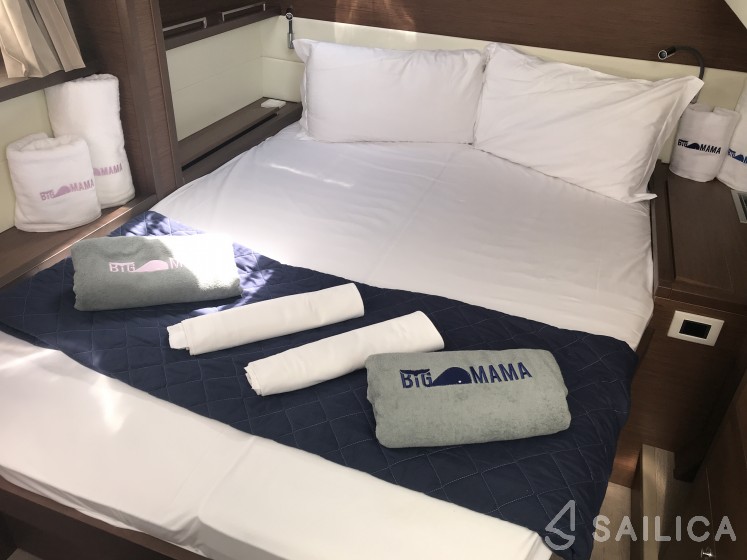 Lagoon 52F - Yacht Charter Sailica