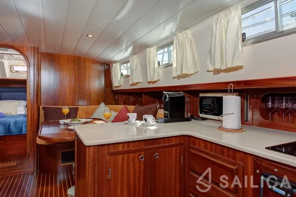 Menorquin 150 - Yacht Charter Sailica