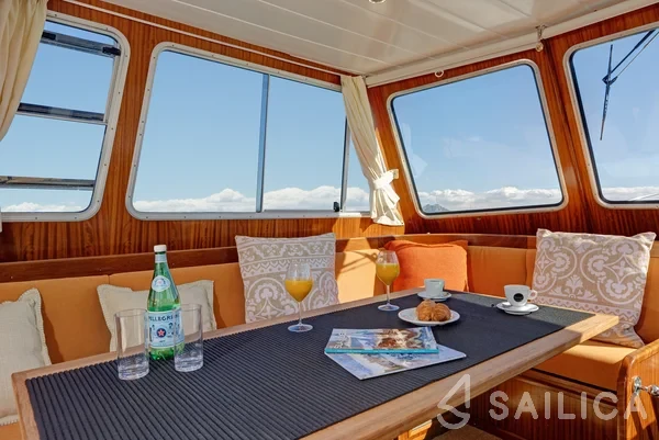 Menorquin 150 - Yacht Charter Sailica