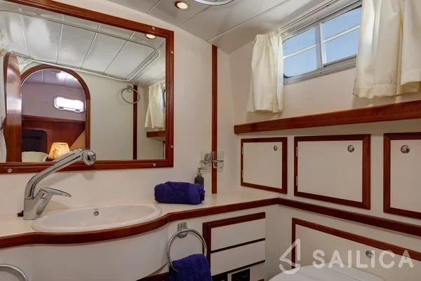 Menorquin 150 - Yacht Charter Sailica