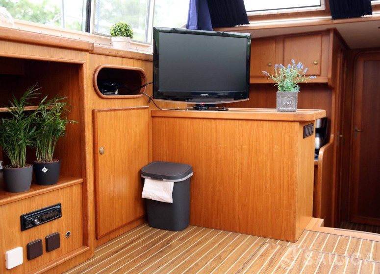 De Drait Renal 40 - Yacht Charter Sailica