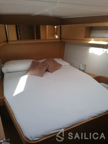 Dufour 460 GL - Yacht Charter Sailica