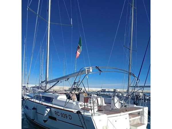 Dufour 460 GL - Yacht Charter Sailica