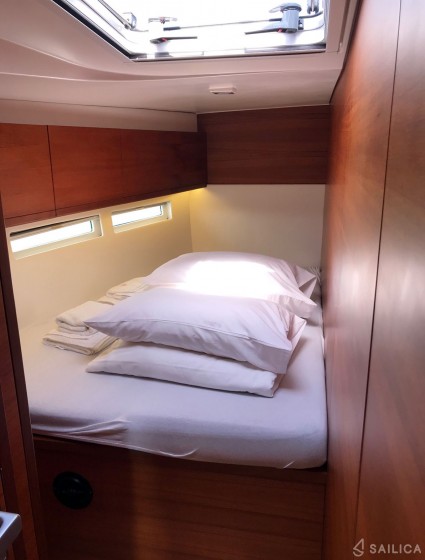 More 55 - Yacht Charter Sailica