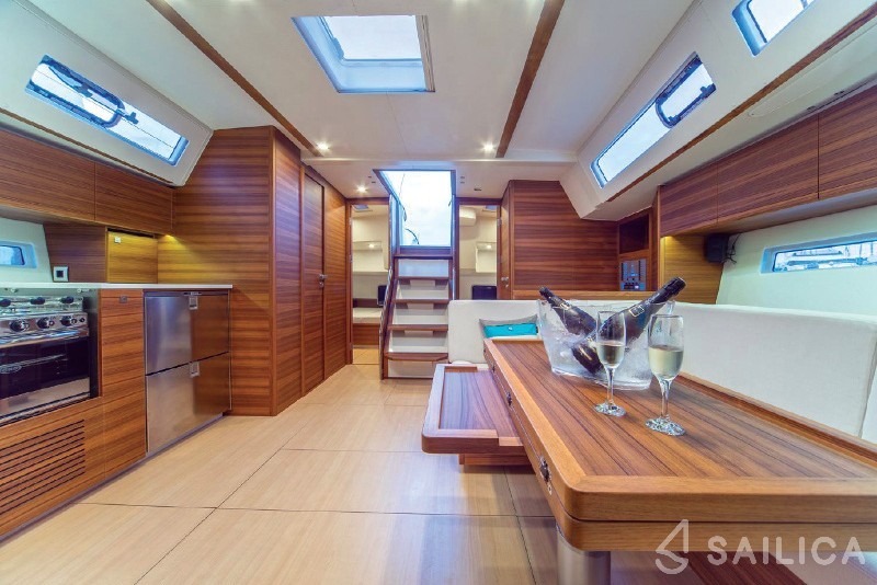 More 55 - Yacht Charter Sailica