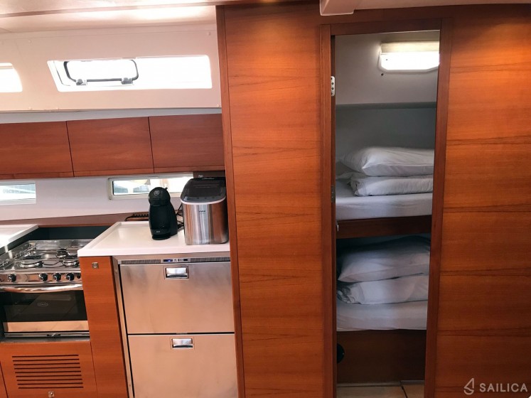 More 55 - Yacht Charter Sailica