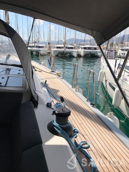 More 55 - Yacht Charter Sailica