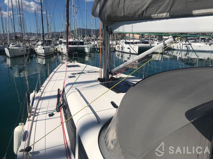 More 55 - Yacht Charter Sailica