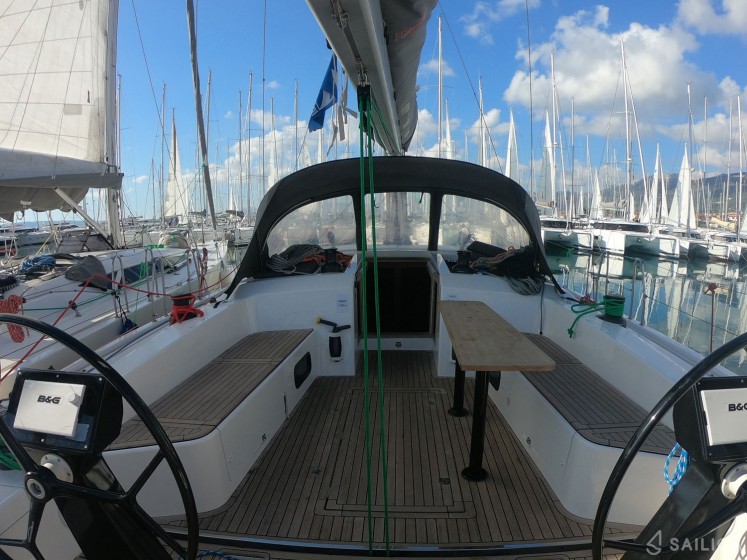 More 55 - Yacht Charter Sailica