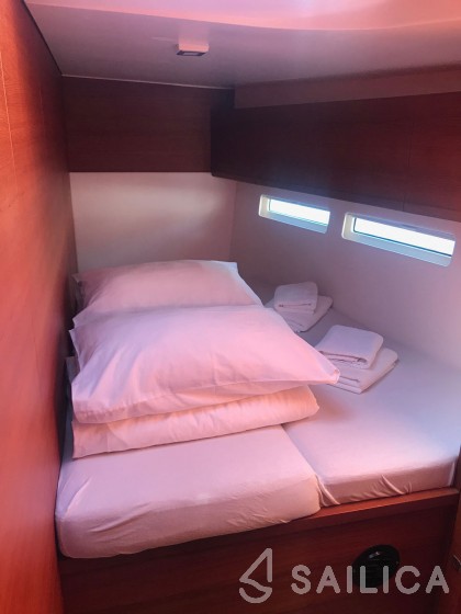 More 55 - Yacht Charter Sailica