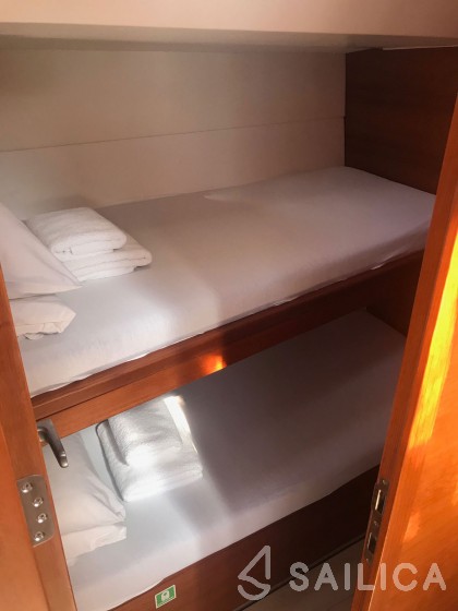More 55 - Yacht Charter Sailica