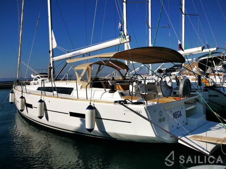 Dufour 460 GL - Yacht Charter Sailica