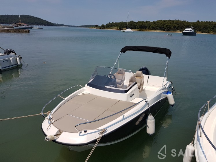 null - Yacht Charter Sailica