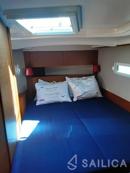 Sun Odyssey 410 - Yacht Charter Sailica
