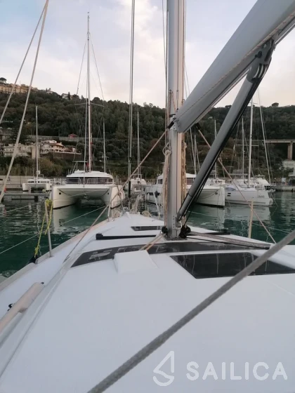 Dufour 360 GL - Yacht Charter Sailica
