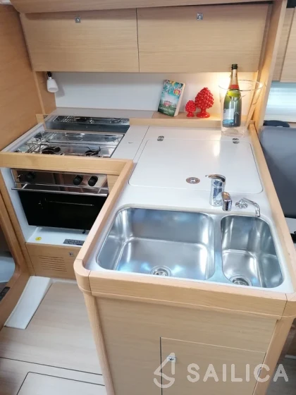 Dufour 360 GL - Yacht Charter Sailica