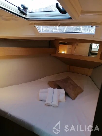 Dufour 360 GL - Yacht Charter Sailica