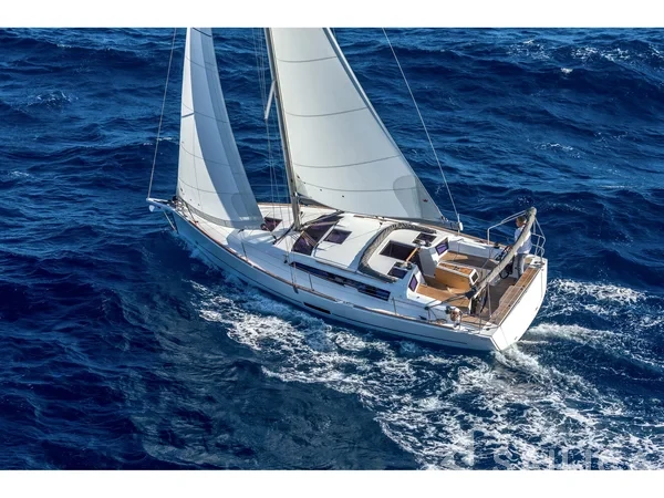 Dufour 360 GL - Yacht Charter Sailica