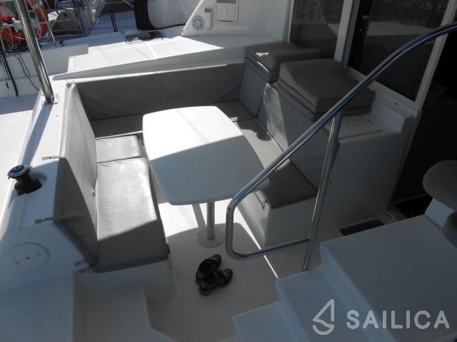 Lagoon 421 - Yacht Charter Sailica