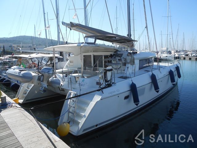 Lagoon 421 - Yacht Charter Sailica