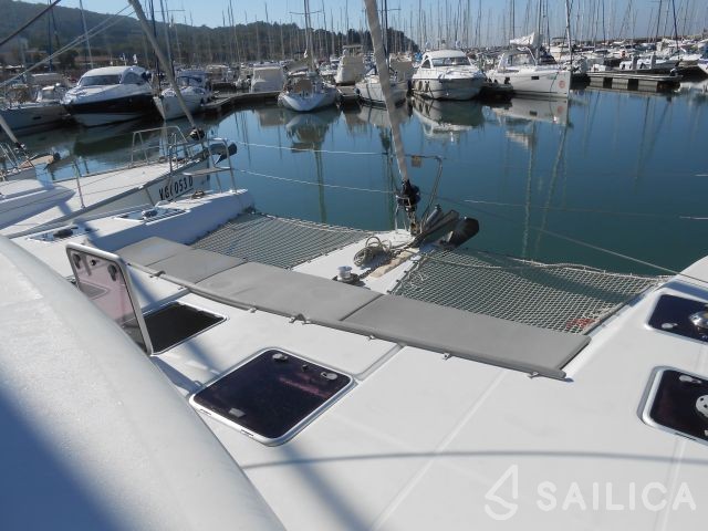Lagoon 421 - Yacht Charter Sailica