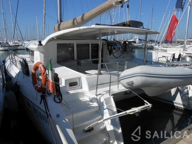 Lagoon 421 - Yacht Charter Sailica
